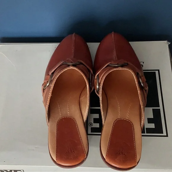 Frye Cognac Leather Mule Clogs Size 8.5 | Harness Ring Detail Chunky Heel - Picture 4 of 7